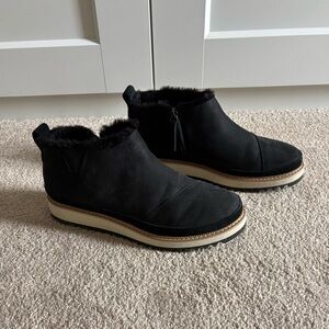 Toms Black Ankle Boots with Fur Lining